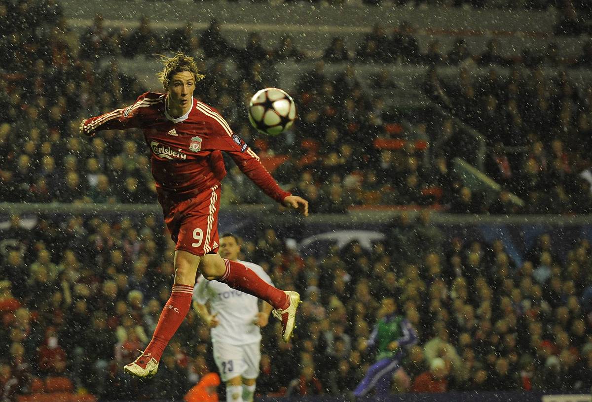 爱游戏体育-全球瞩目！足球赛事即将收官