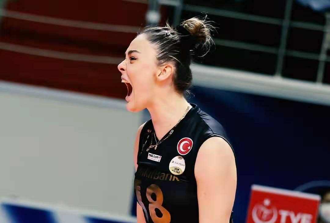 日本逆转土耳其，阿尔瓦雷斯关键制胜