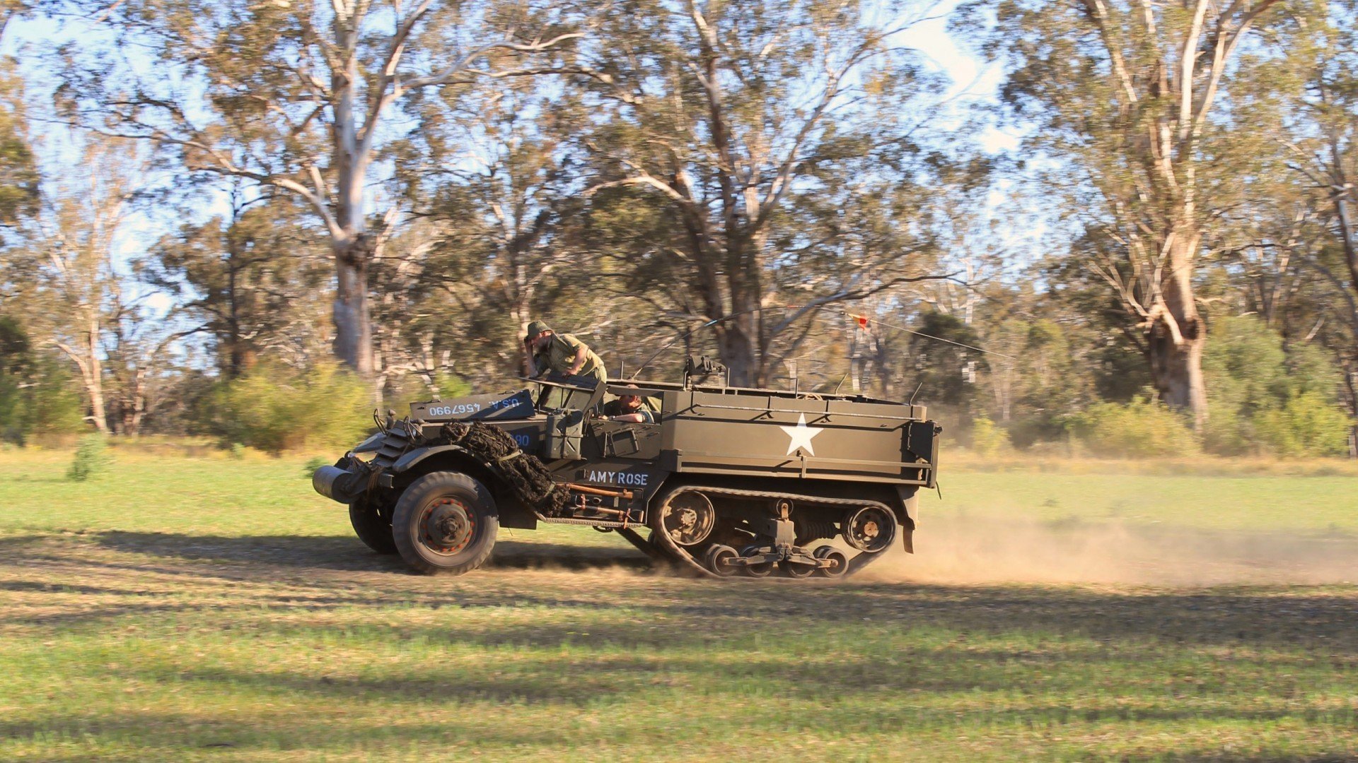 赛道上的悬殊与不朽，梅赛德斯称霸，阿隆索刷新F1最年长领奖台纪录